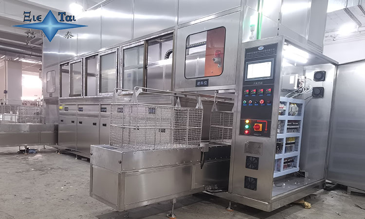 人工清洗效率低、還不穩(wěn)定？是時候給車間換上這臺“不知疲倦”的工業(yè)超聲波了——潔泰提供各類超聲波清洗機